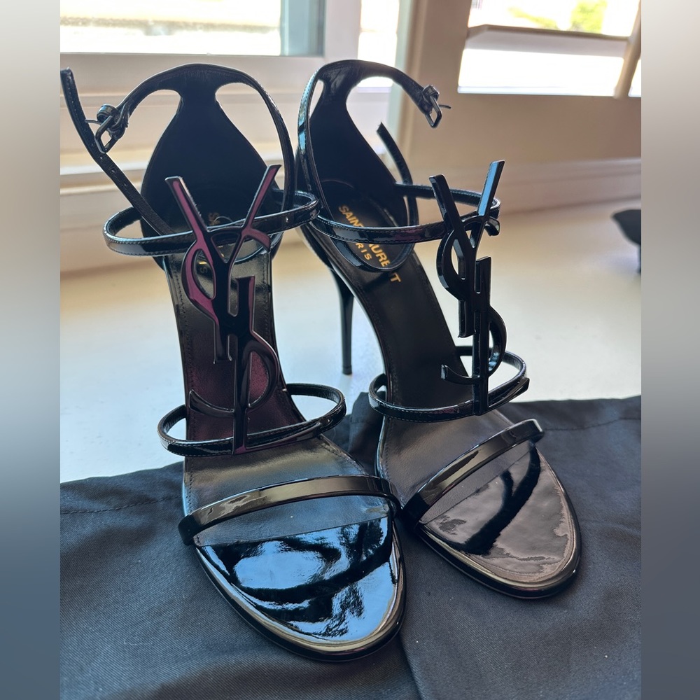 YSL CASSANDRA SANDALS IN PATENT LEATHER